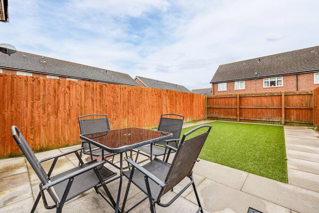 Cosy 2 Bedroom Home In Wigan Exterior foto
