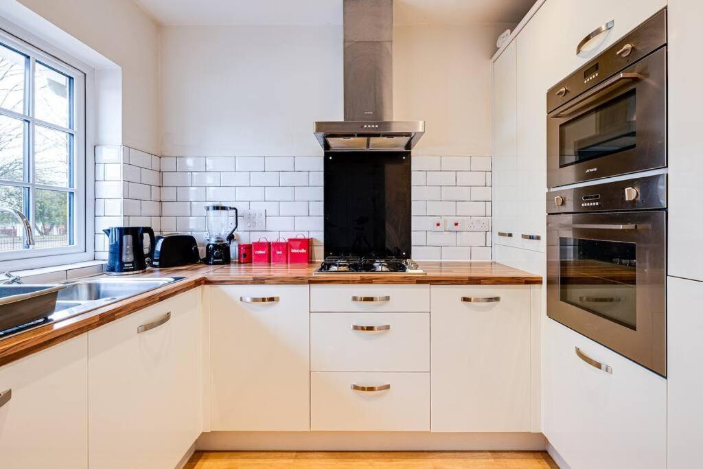 Cosy 2 Bedroom Home In Wigan Exterior foto