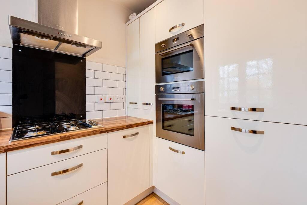 Cosy 2 Bedroom Home In Wigan Exterior foto